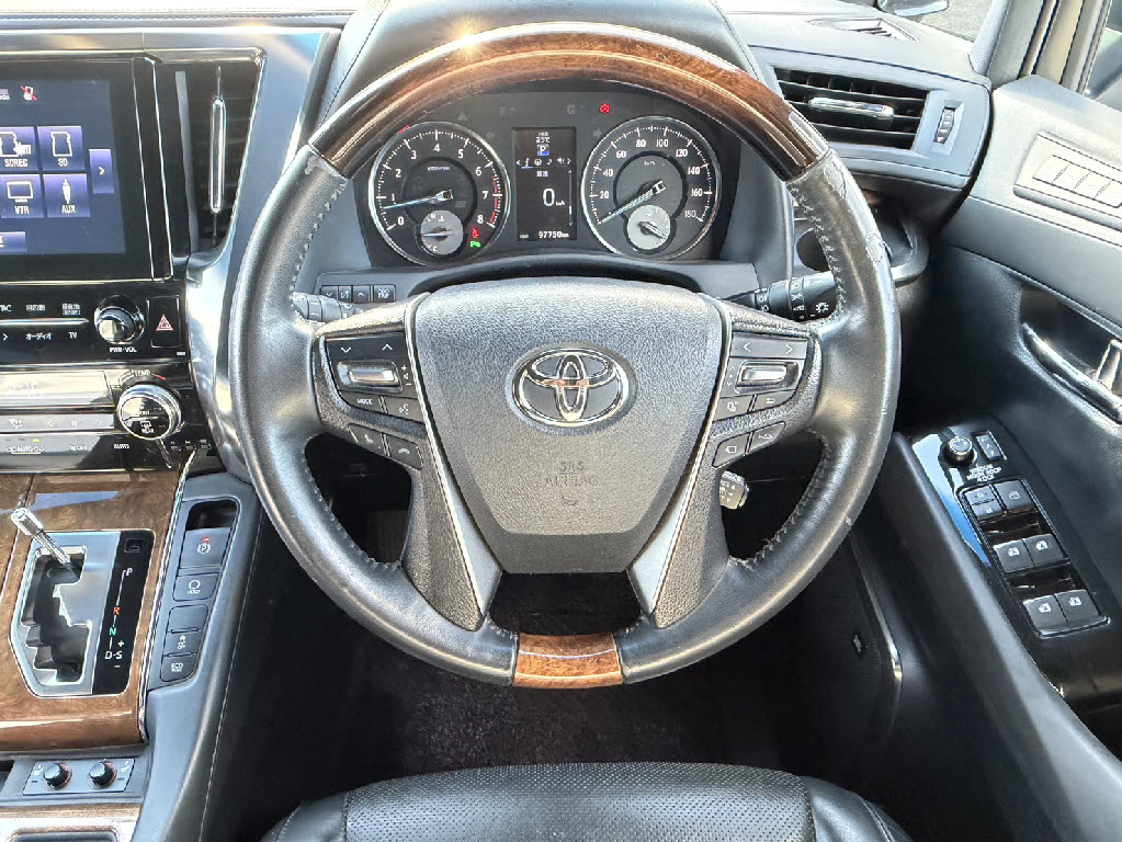 トヨタ アルファード ｴｸﾞｾﾞｸﾃｨﾌﾞﾗｳﾝｼﾞ 4WD