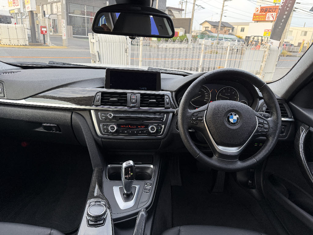 ＢＭＷ ＢＭＷ ３シリーズ ツーリング ラグジュアリー