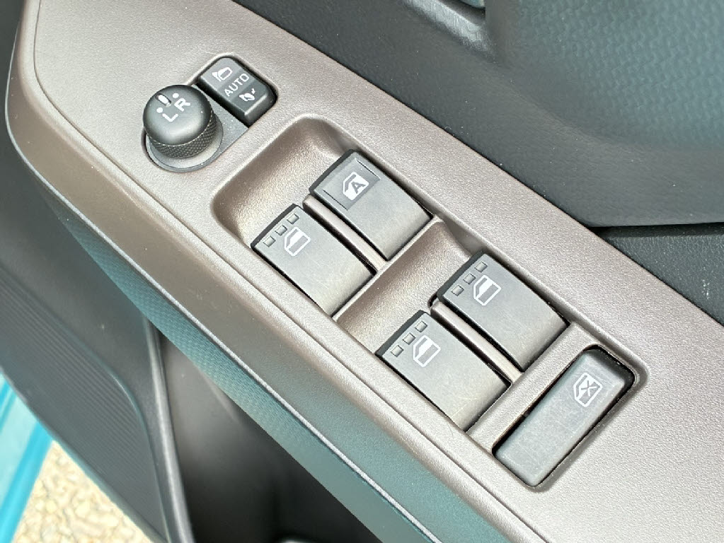 ダイハツ トール X 4WD