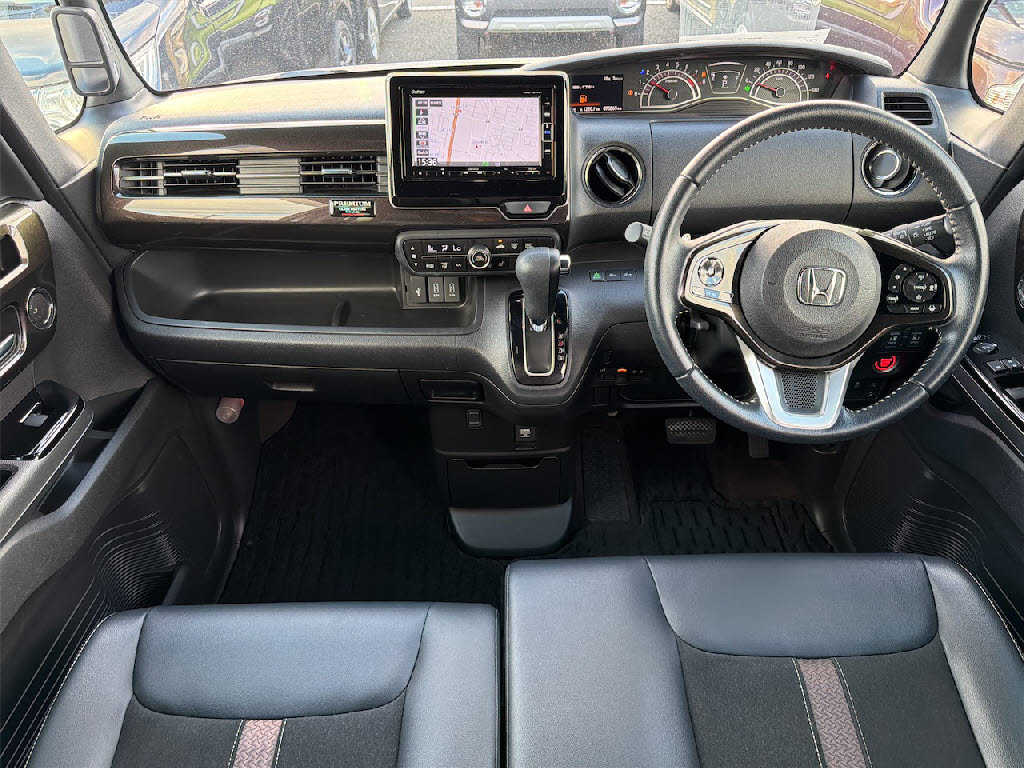 ホンダ Ｎ　ＢＯＸカスタム G Lﾎﾝﾀﾞｾﾝｼﾝｸﾞ