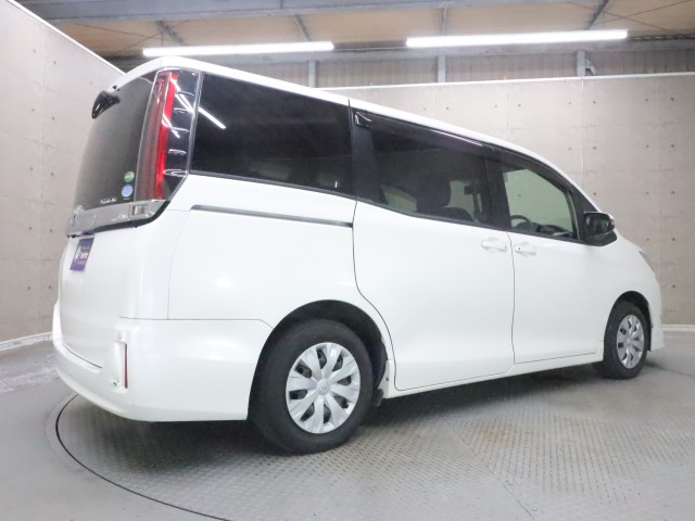 トヨタ ノア Ｘ