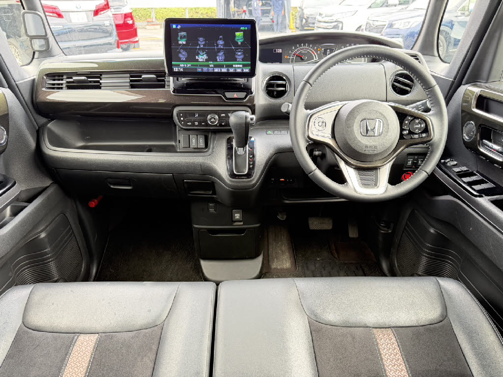 ホンダ Ｎ　ＢＯＸカスタム G・Ｌﾎﾝﾀﾞｾﾝｼﾝｸﾞ 4WD
