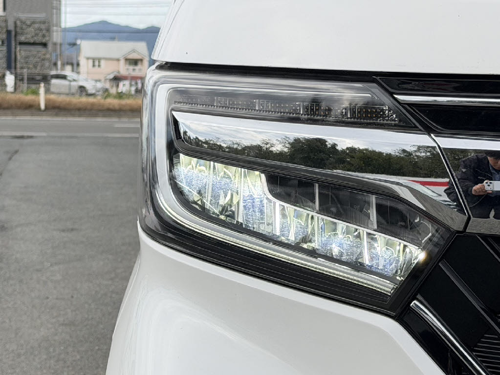 ホンダ Ｎ　ＢＯＸカスタム G・Ｌﾎﾝﾀﾞｾﾝｼﾝｸﾞ 4WD