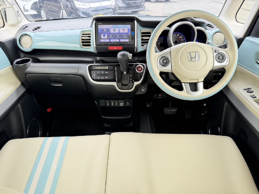 ホンダ Ｎ　ＢＯＸスラッシュ G・ﾀｰﾎﾞLｲﾝﾃﾘｱｶﾗｰﾊﾟｯｹｰｼﾞ 4WD