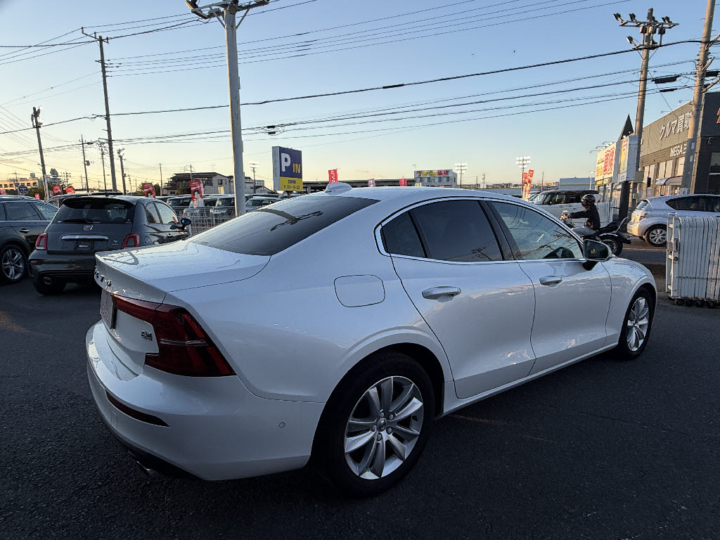 ボルボ ボルボ Ｓ６０ T4 モメンタム