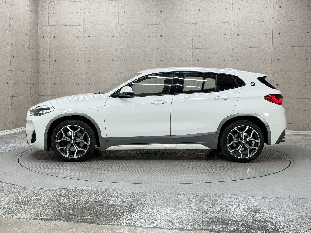 ＢＭＷ ＢＭＷ Ｘ２ Ｘドライブ２０ｉ　ＭスポーツＸ