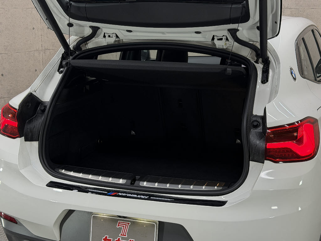 ＢＭＷ ＢＭＷ Ｘ２ Ｘドライブ２０ｉ　ＭスポーツＸ