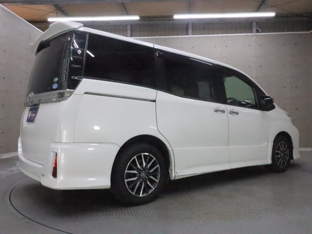 トヨタ ヴォクシー ZS煌