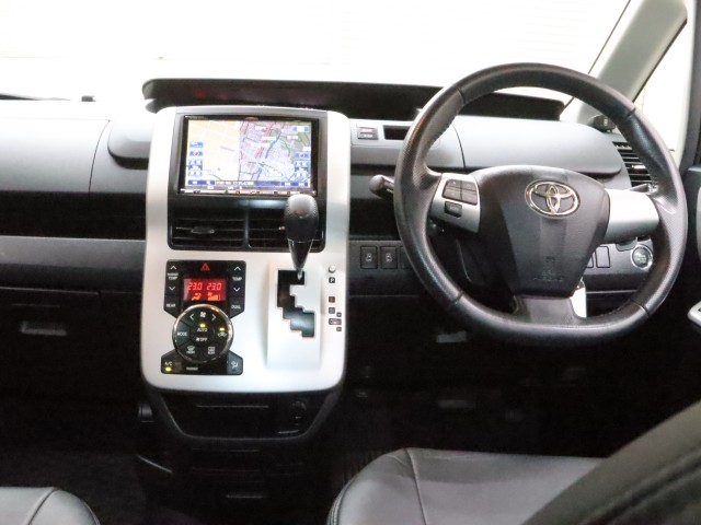 トヨタ ヴォクシー ZS