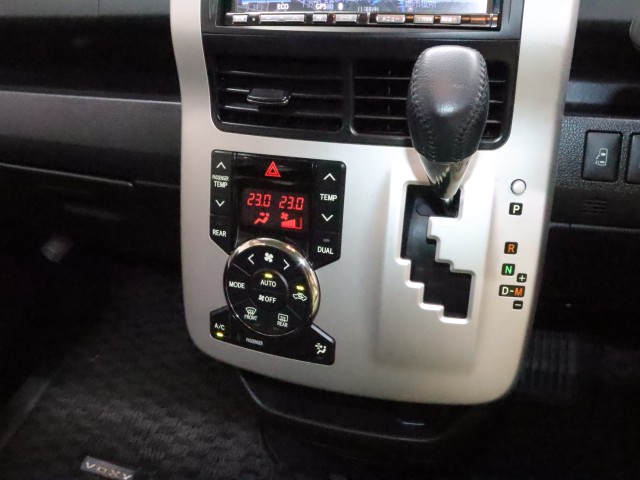 トヨタ ヴォクシー ZS