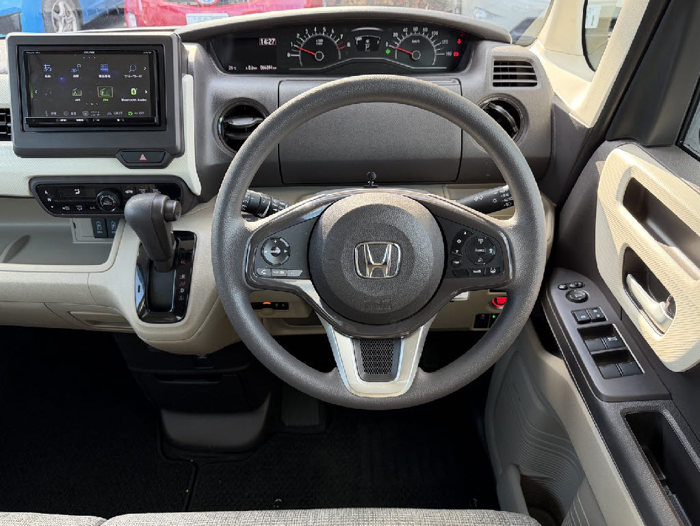ホンダ Ｎ　ＢＯＸ Gﾎﾝﾀﾞｾﾝｼﾝｸﾞ 4WD