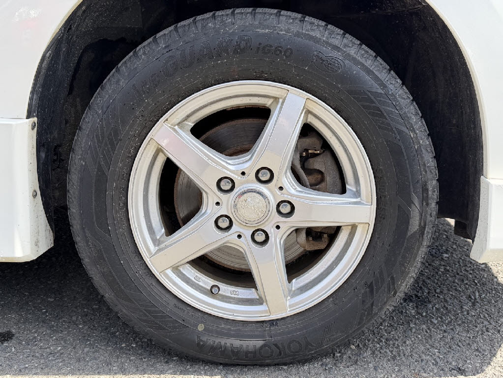 ニッサン セレナＨＶ ﾊｲｳｪｲｽﾀｰVｾﾚｸｼｮﾝ 4WD