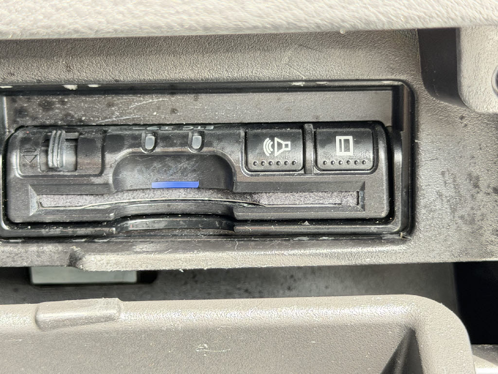 ニッサン セレナＨＶ ﾊｲｳｪｲｽﾀｰVｾﾚｸｼｮﾝ 4WD