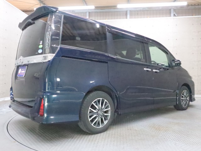 トヨタ ヴォクシー ＺＳ煌２