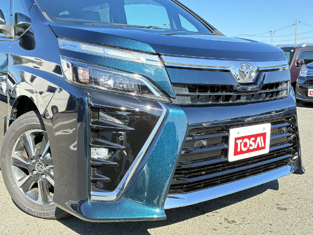 トヨタ ヴォクシー ZS 煌Ⅲ 4WD