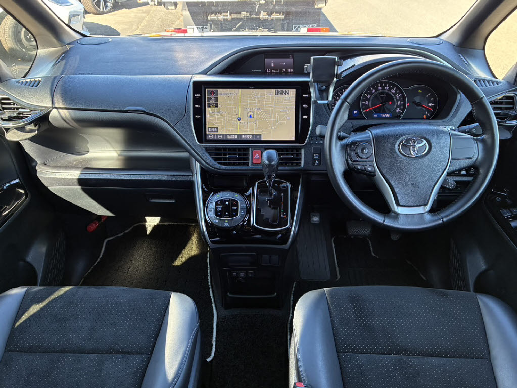 トヨタ ヴォクシー ZS 煌Ⅲ 4WD