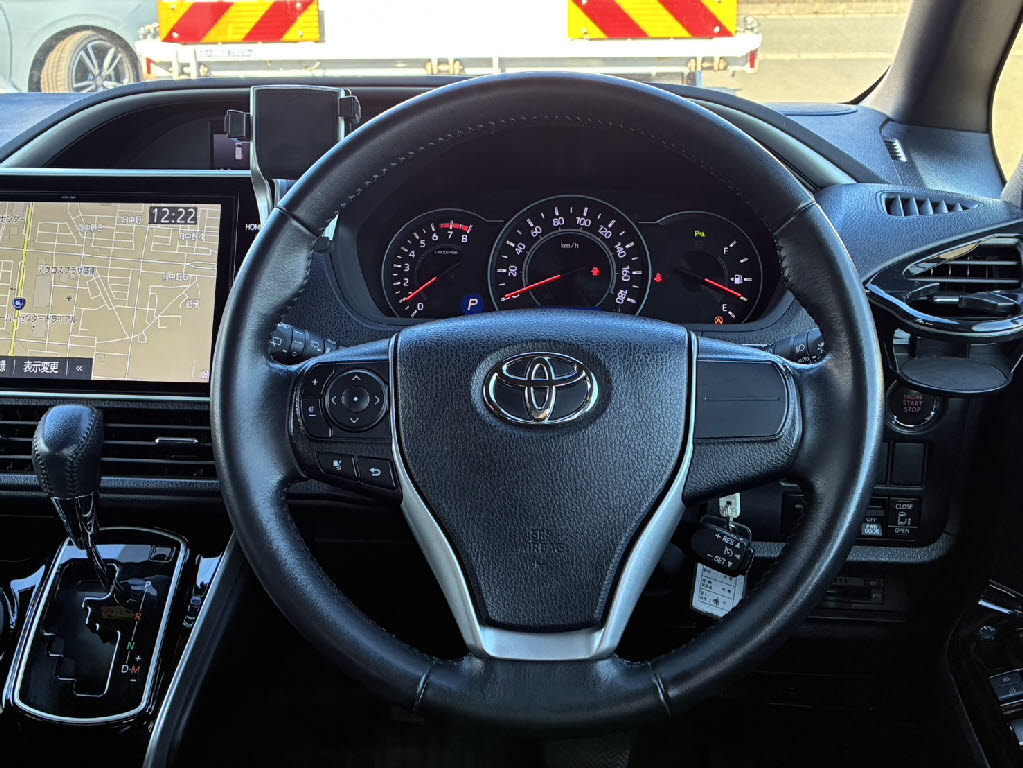 トヨタ ヴォクシー ZS 煌Ⅲ 4WD