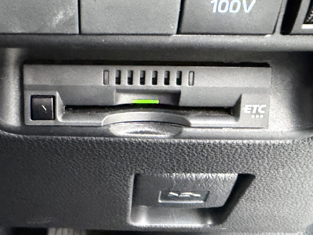 トヨタ アクア B